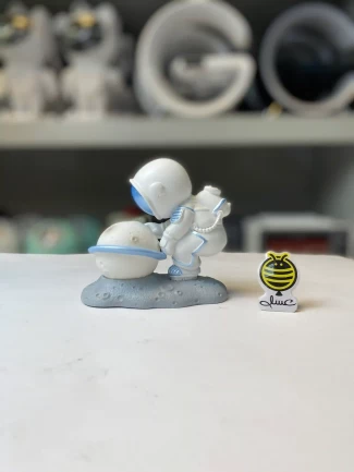 چراغ خواب فضانورد و زحل